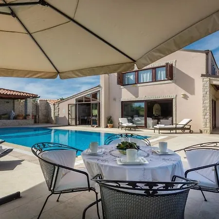 Villa Luxury Harmony With Private Heated Pool In Istria - Pula - Rakalj *
