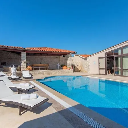 Vila Luxury Harmony With Private Heated Pool In Istria - Pula - Rakalj *