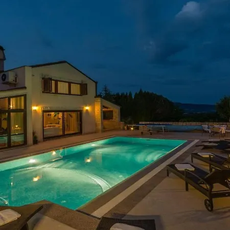 Luxury Harmony With Private Heated Pool In Istria - Pula - Rakalj Villa *