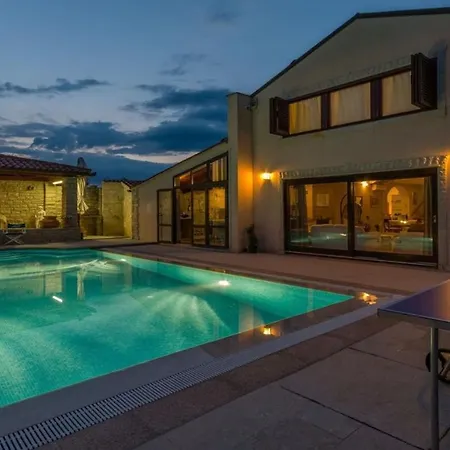 Luxury Harmony With Private Heated Pool In Istria - Pula - Rakalj * Prhati